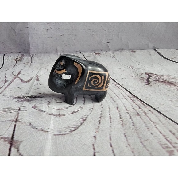 Hand carved elephant made in Kenya small 2 1/2inch long - Picture 3 of 5